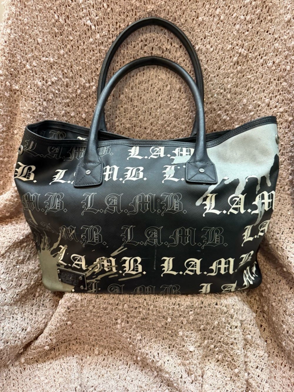 🐑🐑💋 Vintage L.A.M.B. by Gwen Stefani Tote